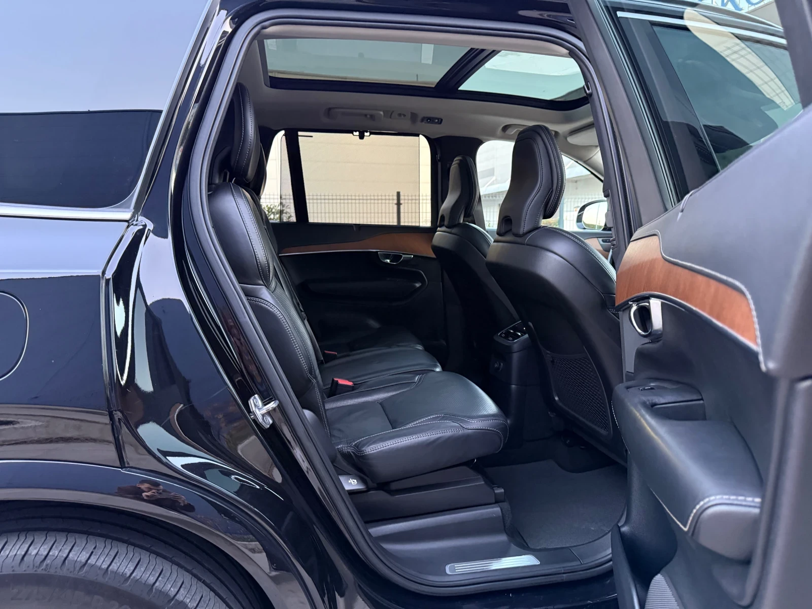 Volvo Xc90 2.0 T8 PLUG-IN HYBRID AWD INSCRIPTION 7МЕСТА 391кс, снимка 11 - Автомобили и джипове - 54462783