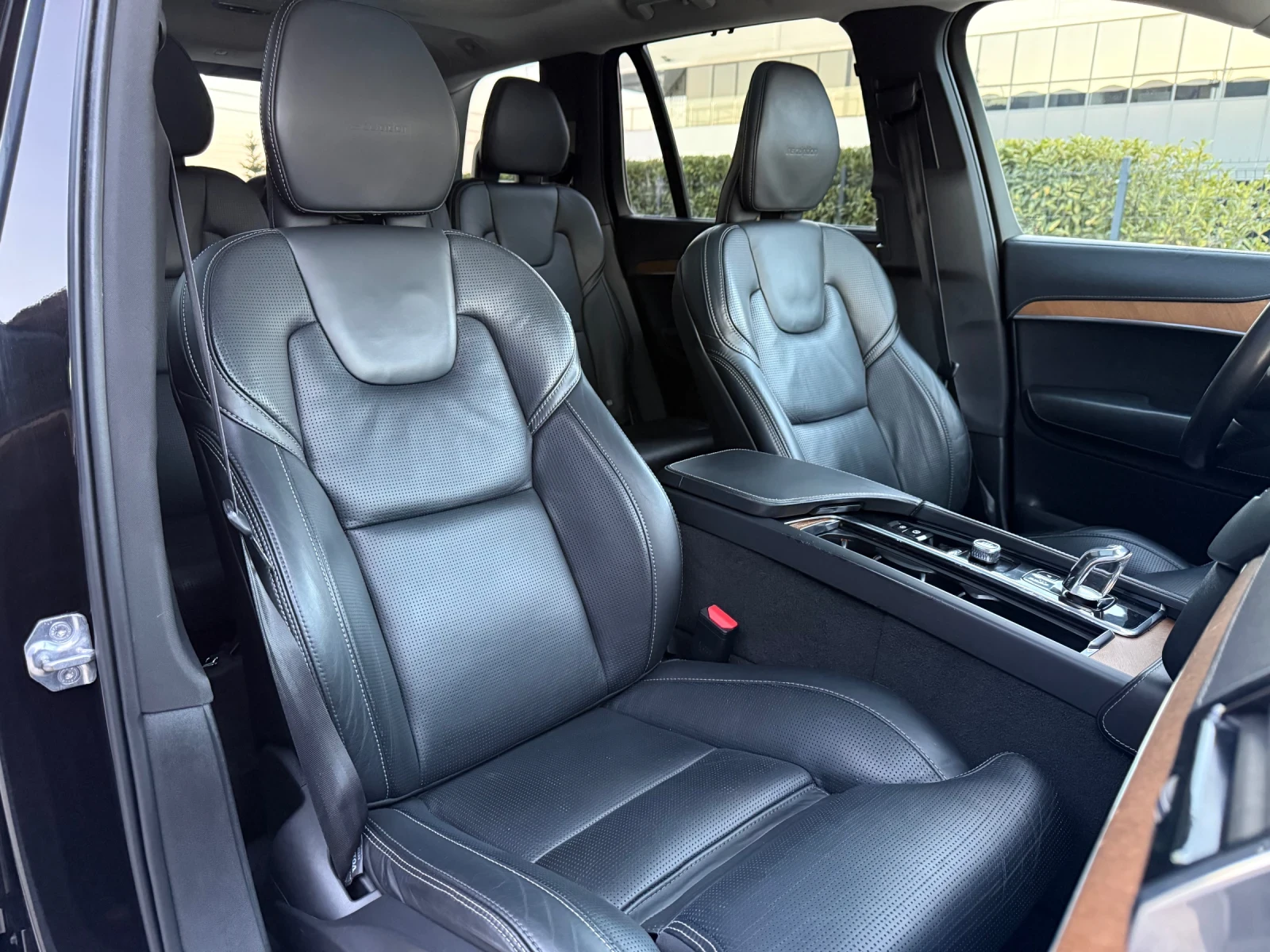 Volvo Xc90 2.0 T8 PLUG-IN HYBRID AWD INSCRIPTION 7МЕСТА 391кс, снимка 10 - Автомобили и джипове - 54462783