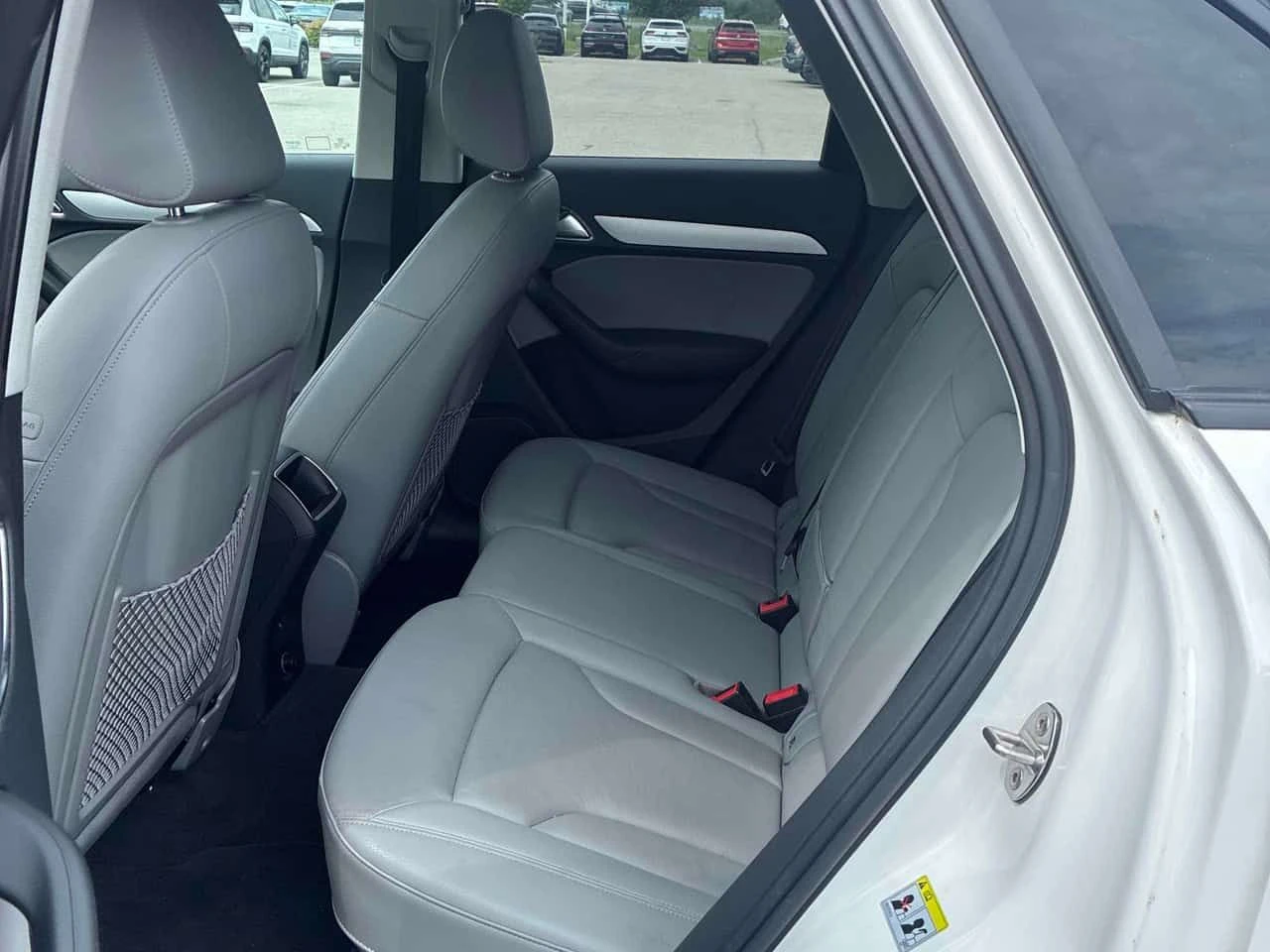 Audi Q3 * Technik * ЛИЦЕНЗИРАН ДИЛЪР * CARFAX, снимка 13 - Автомобили и джипове - 55593443