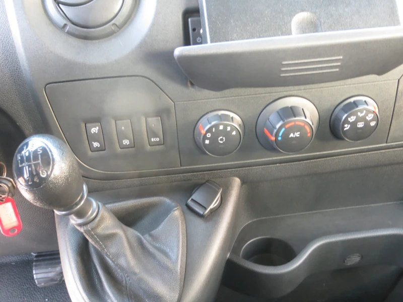 Renault Master 2.3 DCI ШАСИ-КАБИНА, снимка 9 - Бусове и автобуси - 52386369