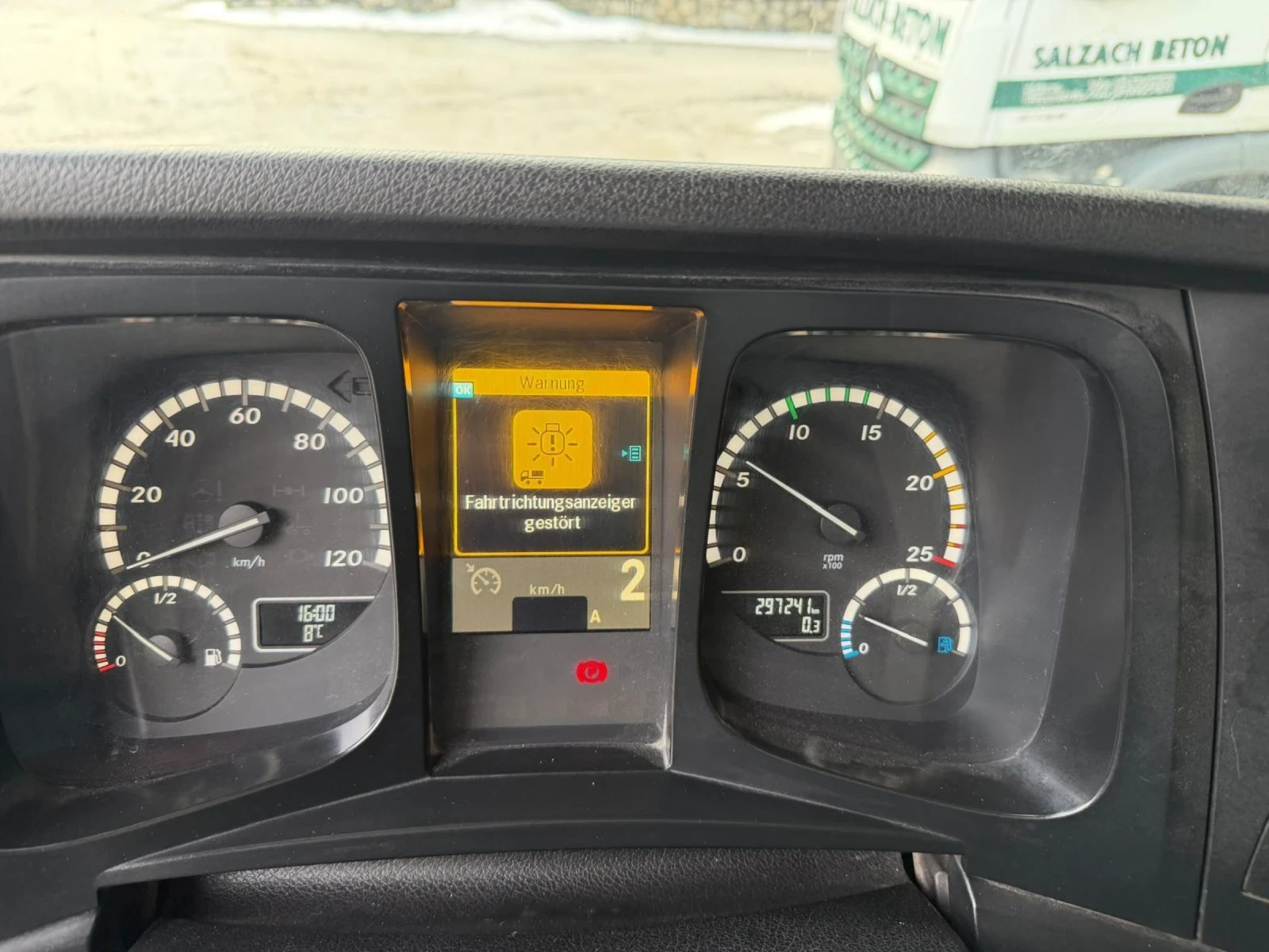 Mercedes-Benz Arocs 37 430 EURO 6 8X4 10 куб см - изображение 6