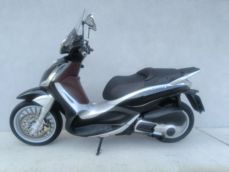 Piaggio Beverly 300 ie, ABS/ASR, 32.347 km., снимка 6 - Мотоциклети и мототехника - 52368213