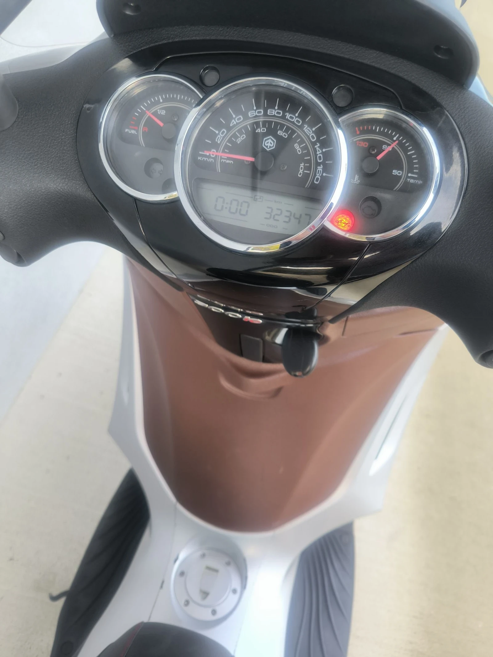 Piaggio Beverly 300 ie, ABS/ASR, 32.347 km. | Mobile.bg   5