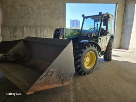 Телескопичен товарач John Deere 3200, снимка 1