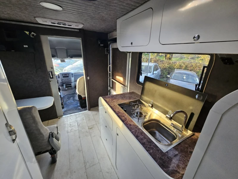 Кемпер Mercedes-Benz Sprinter 2.2 дизел, снимка 10 - Каравани и кемпери - 52540756
