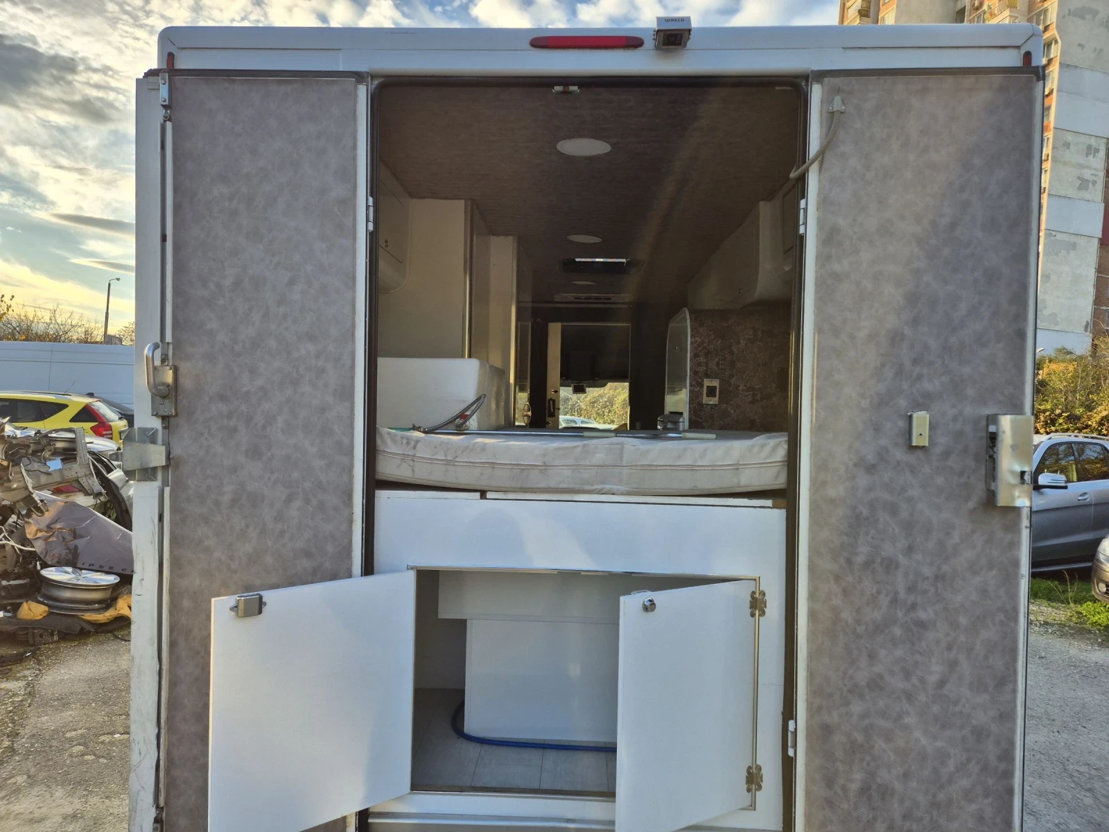 Кемпер Mercedes-Benz Sprinter 2.2 дизел - изображение 8