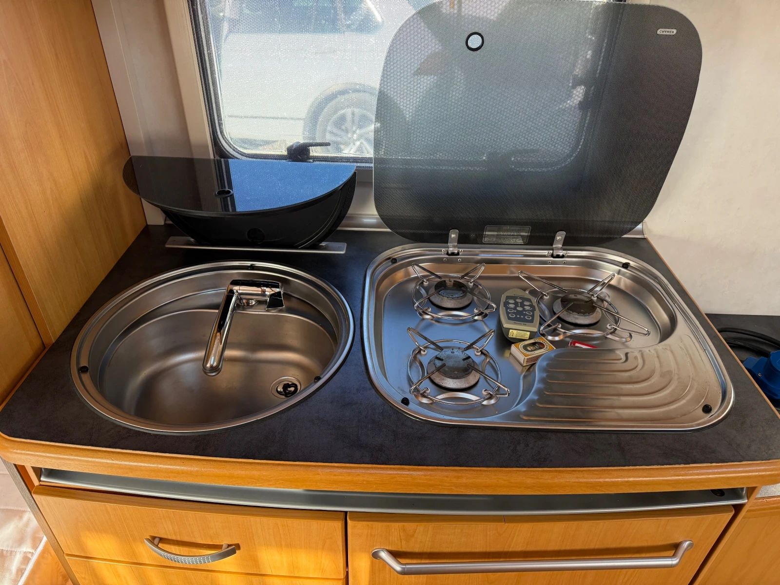 Каравана LMC 475, снимка 13 - Каравани и кемпери - 53778110