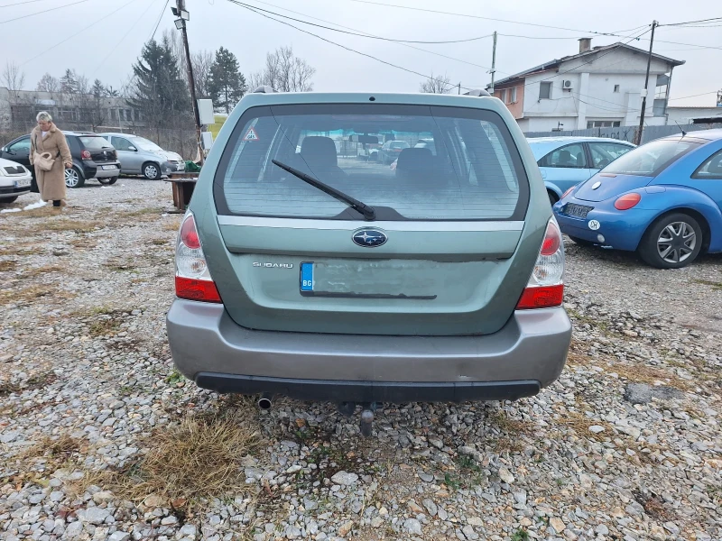 Subaru Forester 2.0 i, снимка 6 - Автомобили и джипове - 48271970