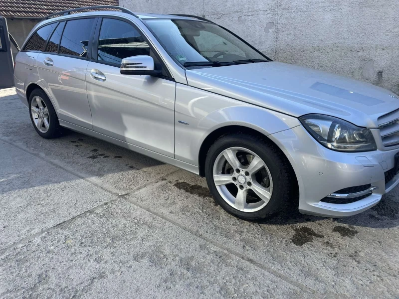 Mercedes-Benz C 220, снимка 4 - Автомобили и джипове - 49589670