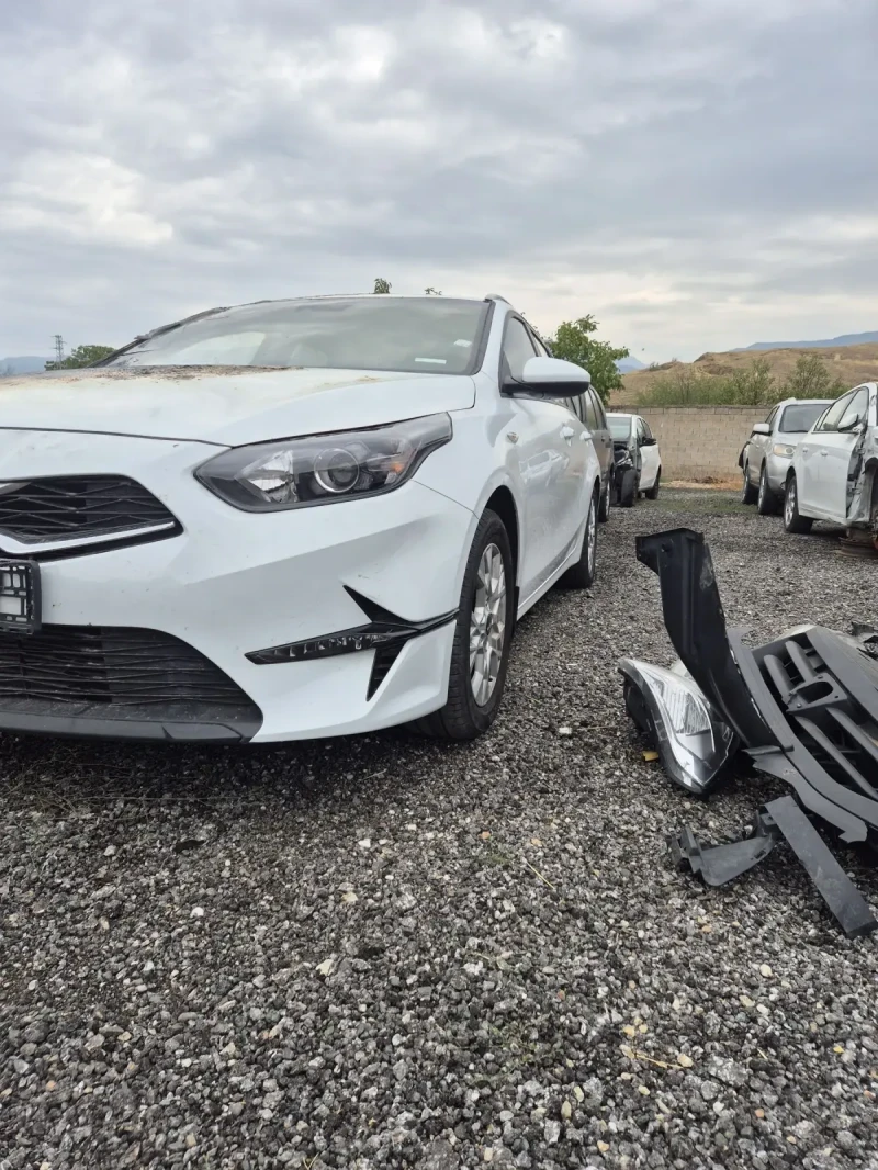 Kia Ceed 1.0T, снимка 2 - Автомобили и джипове - 51963999