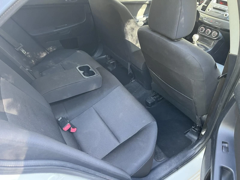 Mitsubishi Lancer 1.8 , снимка 11 - Автомобили и джипове - 52443118