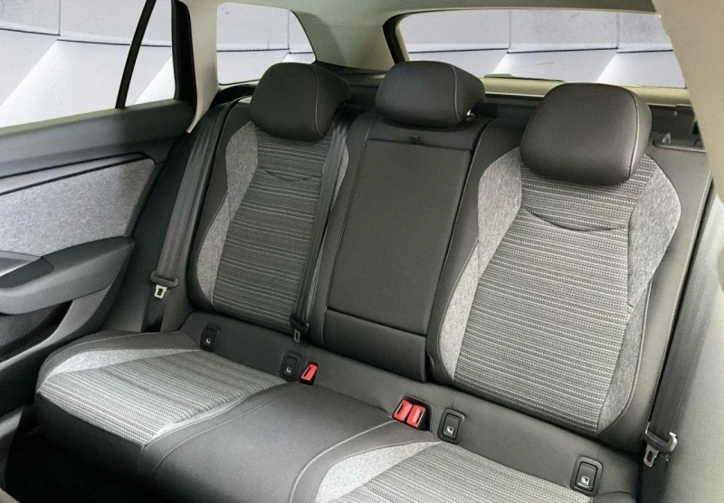 Skoda Superb 2.0TSI* DISTR* 360CAM* KEYLESS* , снимка 12 - Автомобили и джипове - 52474675