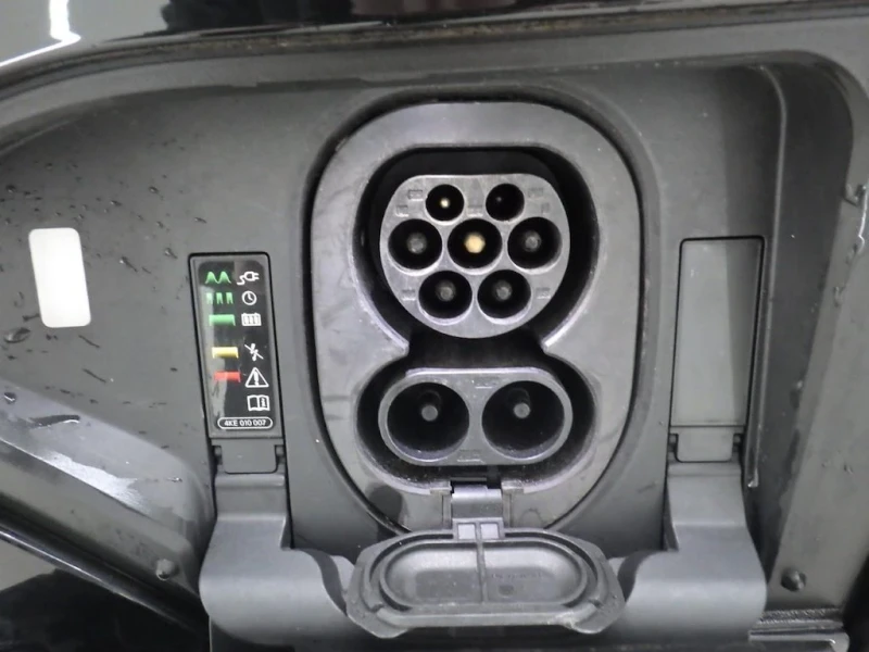 Audi E-Tron 55 - 95kW - 408k.c. Quattro S Line Business, снимка 12 - Автомобили и джипове - 52566107