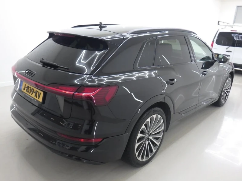 Audi E-Tron 55 - 95kW - 408k.c. Quattro S Line Business, снимка 2 - Автомобили и джипове - 52566107