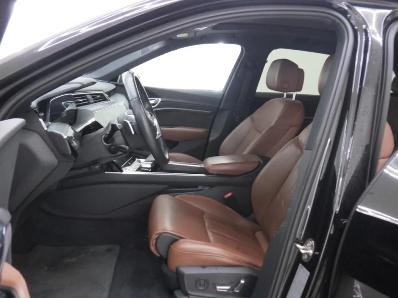 Audi E-Tron 55 - 95kW - 408k.c. Quattro S Line Business, снимка 7 - Автомобили и джипове - 52566107