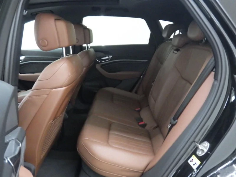 Audi E-Tron 55 - 95kW - 408k.c. Quattro S Line Business, снимка 6 - Автомобили и джипове - 52566107