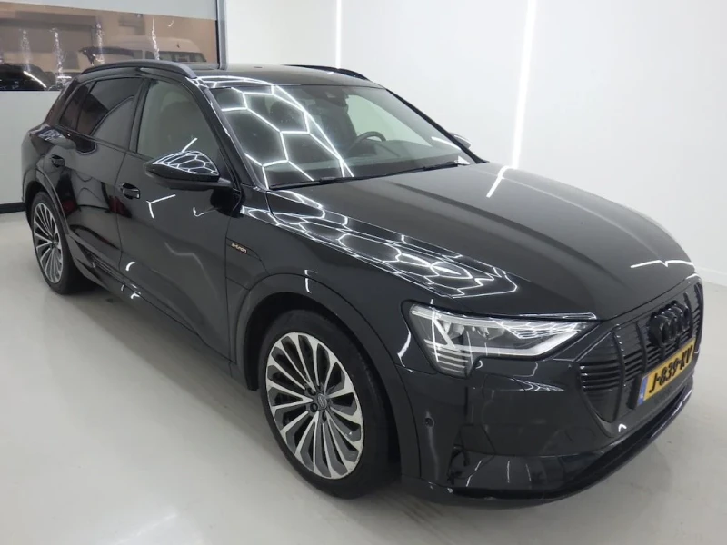 Audi E-Tron 55 - 95kW - 408k.c. Quattro S Line Business, снимка 4 - Автомобили и джипове - 52566107