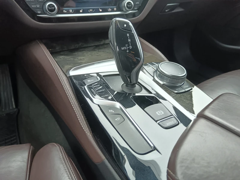 BMW 520 XD luxury line, снимка 11 - Автомобили и джипове - 52644465