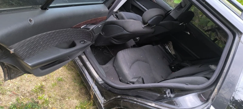 Mercedes-Benz E 270, снимка 4 - Автомобили и джипове - 52892101