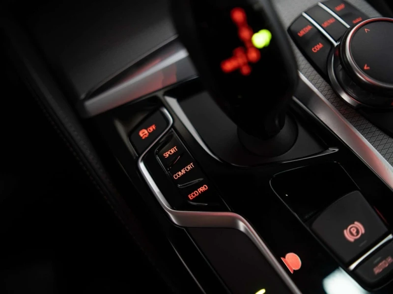 BMW 530 * xDrive * CARFAX * ЦЕНА ДО БГ, снимка 12 - Автомобили и джипове - 53155248