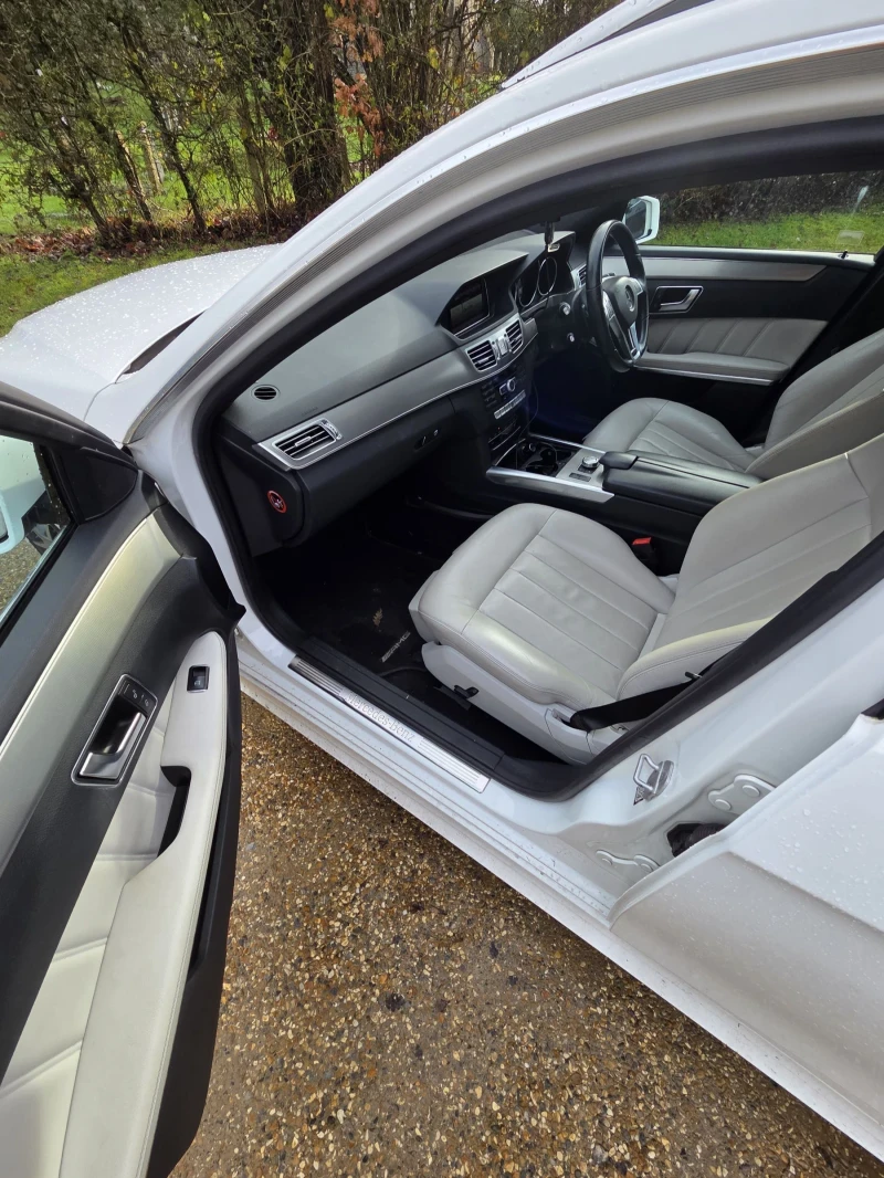 Mercedes-Benz E 220 AMG, снимка 6 - Автомобили и джипове - 53154129