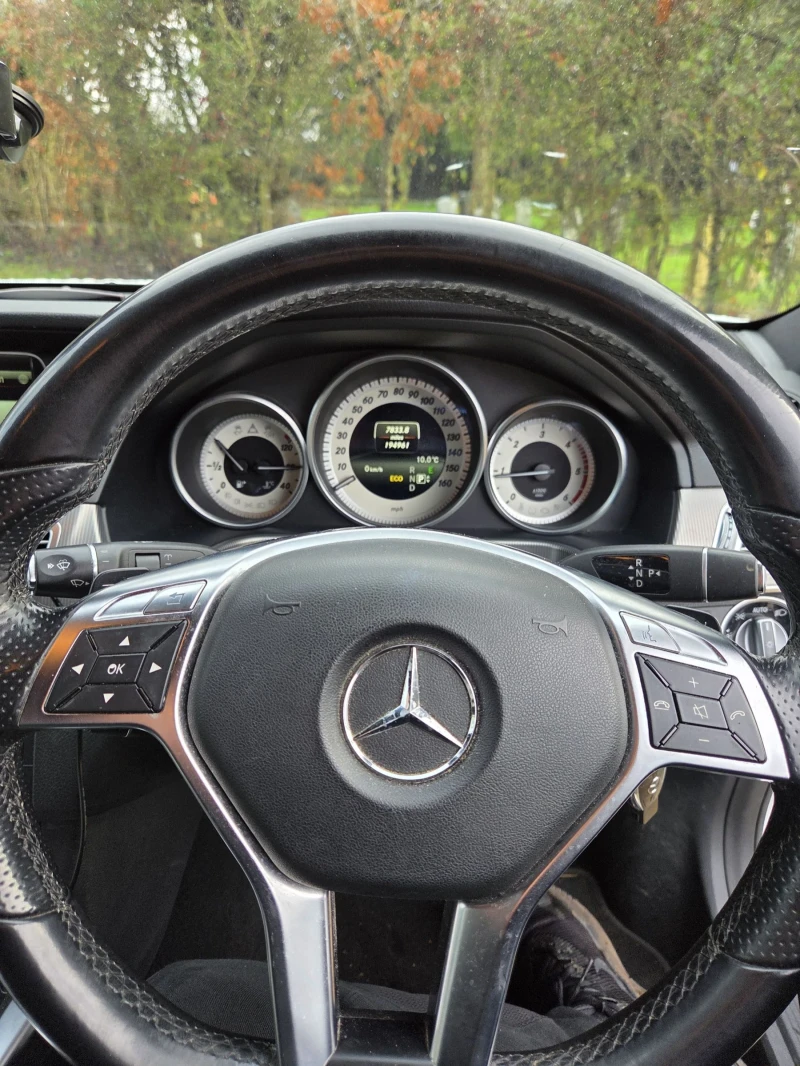 Mercedes-Benz E 220 AMG, снимка 10 - Автомобили и джипове - 53154129