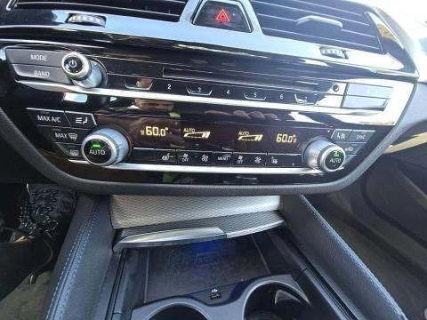 BMW 530 i xDrive * SUNROOF * M SPORT * SHADOW * NAVI PRO - изображение 10