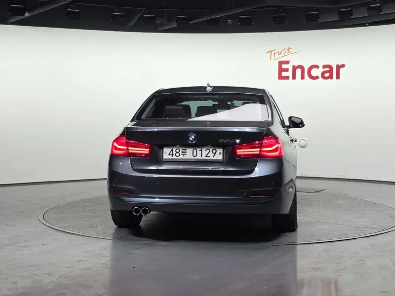 BMW 320, снимка 4 - Автомобили и джипове - 54593088