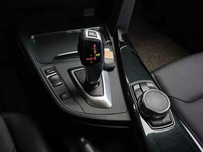 BMW 320, снимка 9 - Автомобили и джипове - 54593088