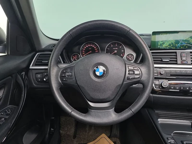 BMW 320, снимка 13 - Автомобили и джипове - 54593088