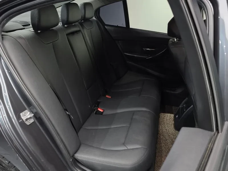 BMW 320, снимка 12 - Автомобили и джипове - 54593088