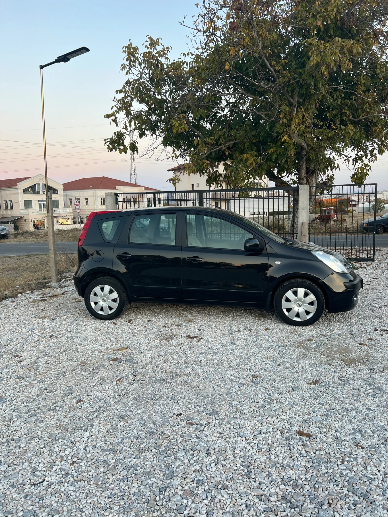 Nissan Note 1.4 i  - изображение 5