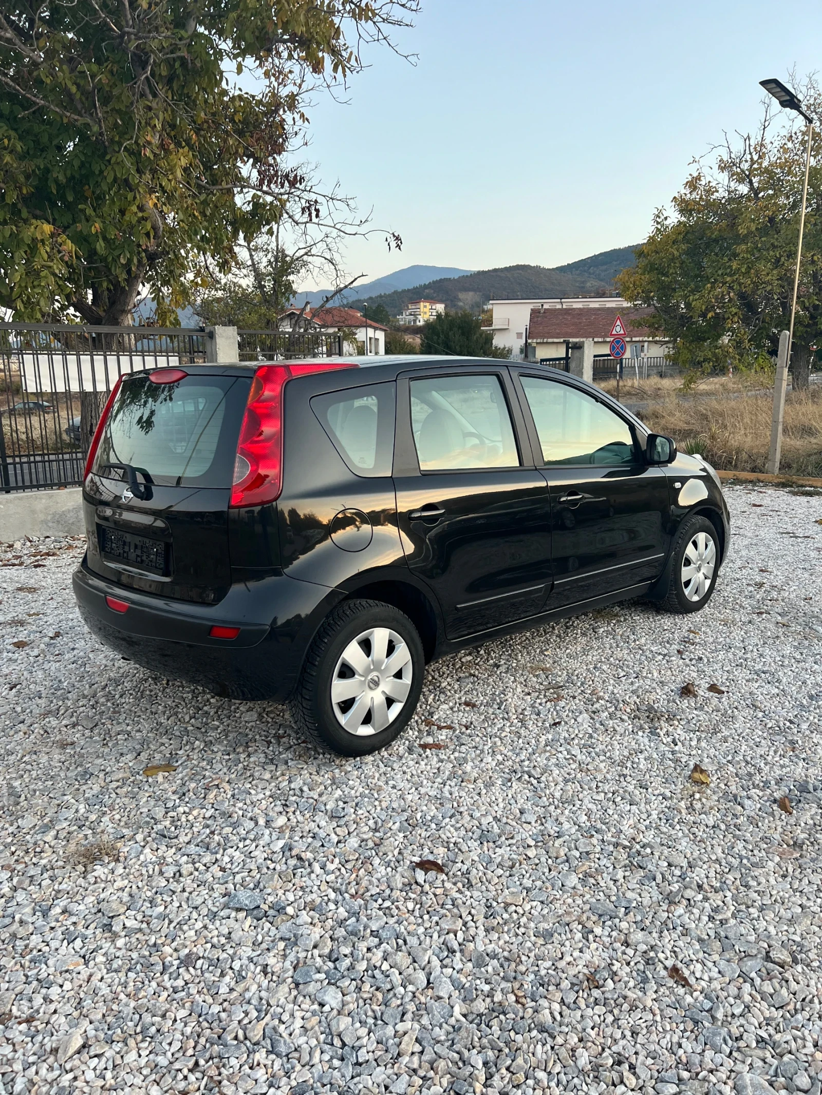 Nissan Note 1.4 i  - изображение 8