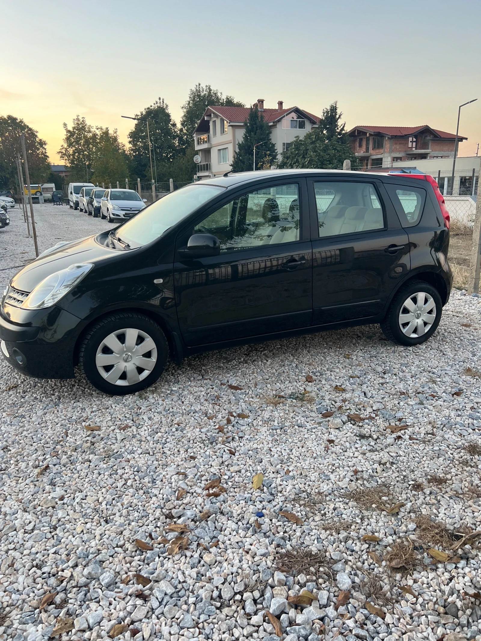 Nissan Note 1.4 i  - изображение 2