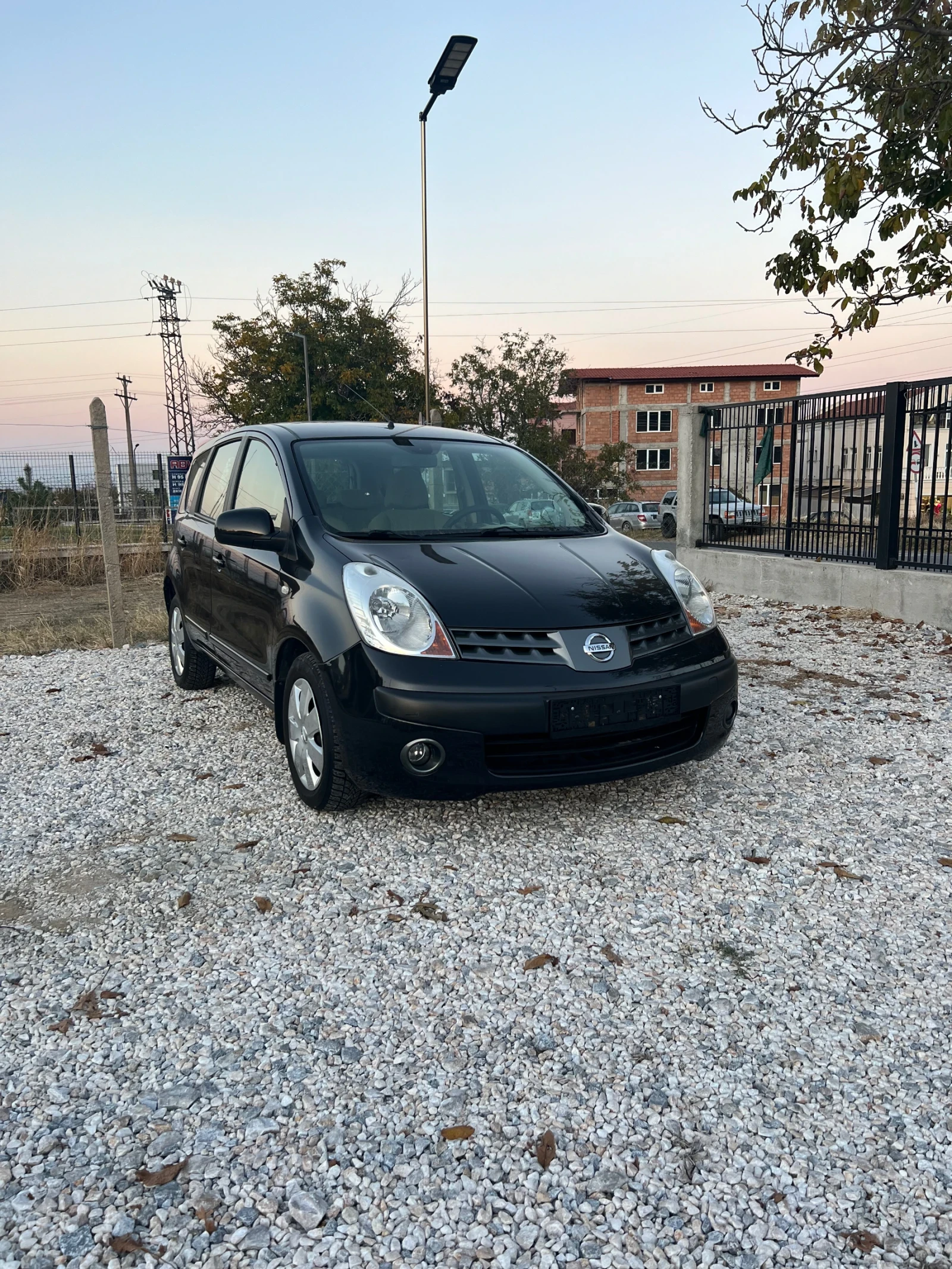 Nissan Note 1.4 i  - изображение 7