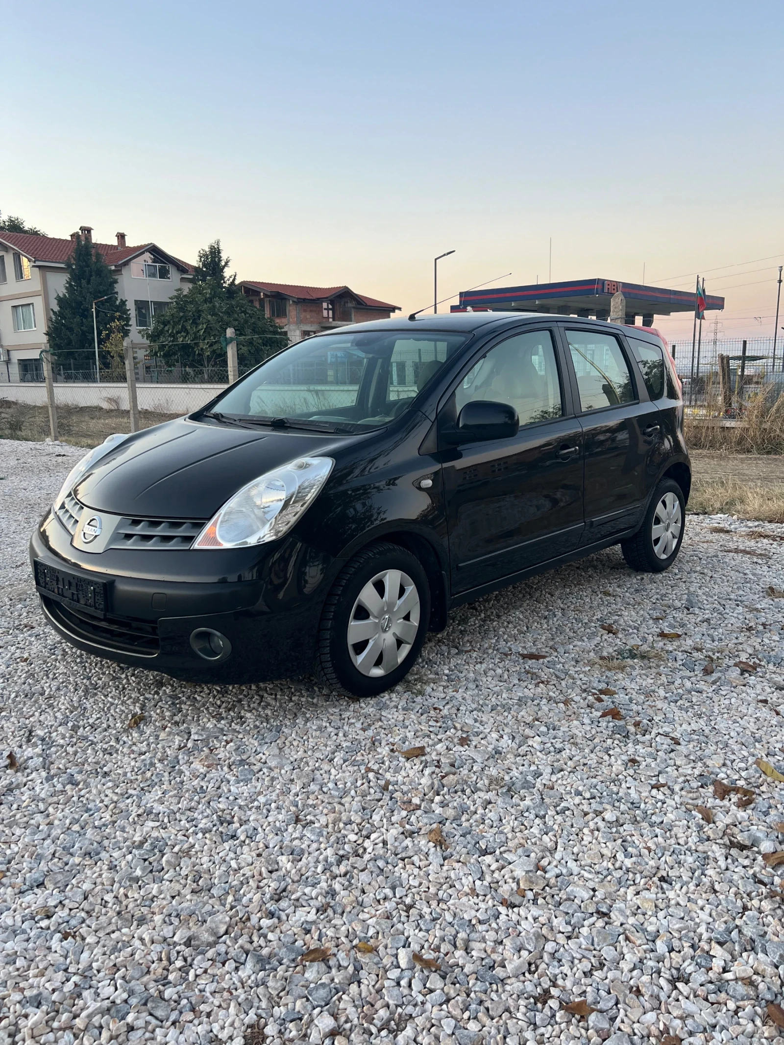 Nissan Note 1.4 i  - изображение 3