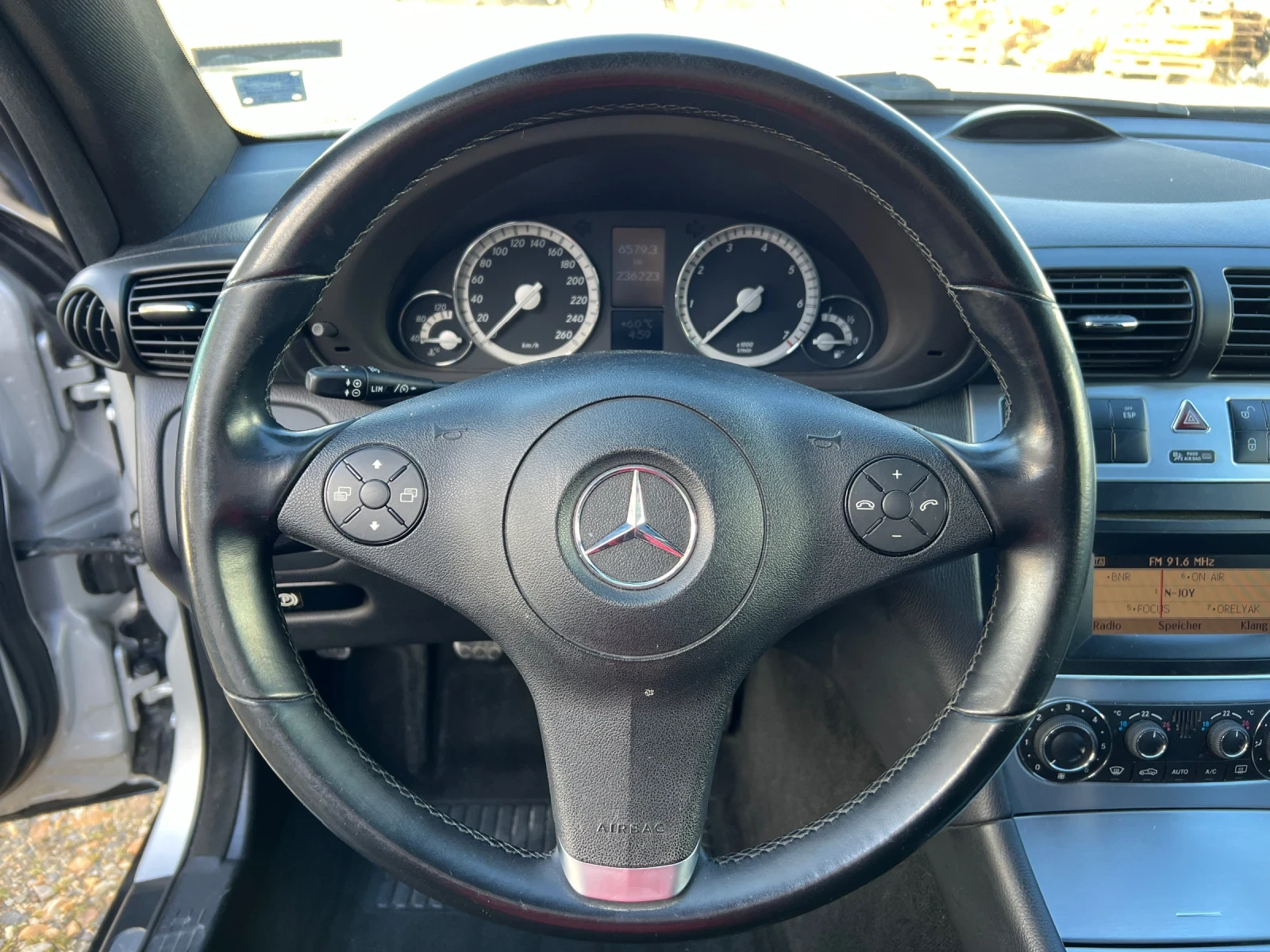 Mercedes-Benz CLC 180 Компресор 143к.с./Подгрев/Темпомат/Парктроник | Mobile.bg — изображение 14