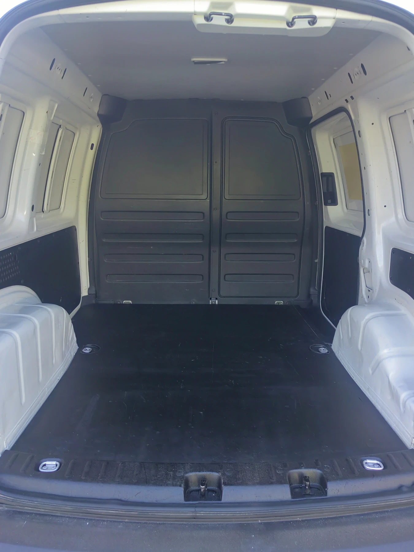 VW Caddy 2.0tdi BM euro 6 | Mobile.bg — изображение 12