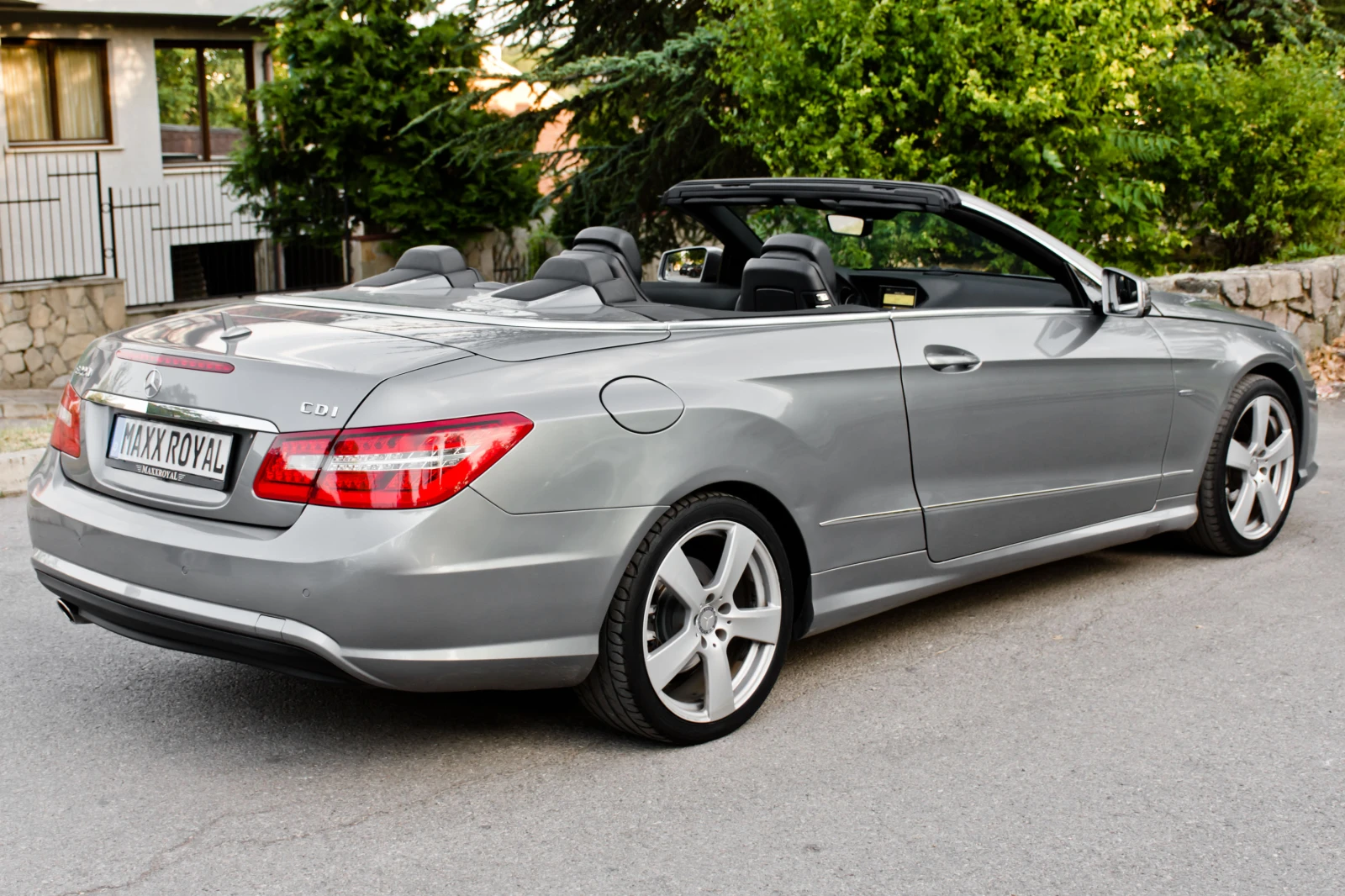 Mercedes-Benz E 220 CDI Кабрио AMG - изображение 5