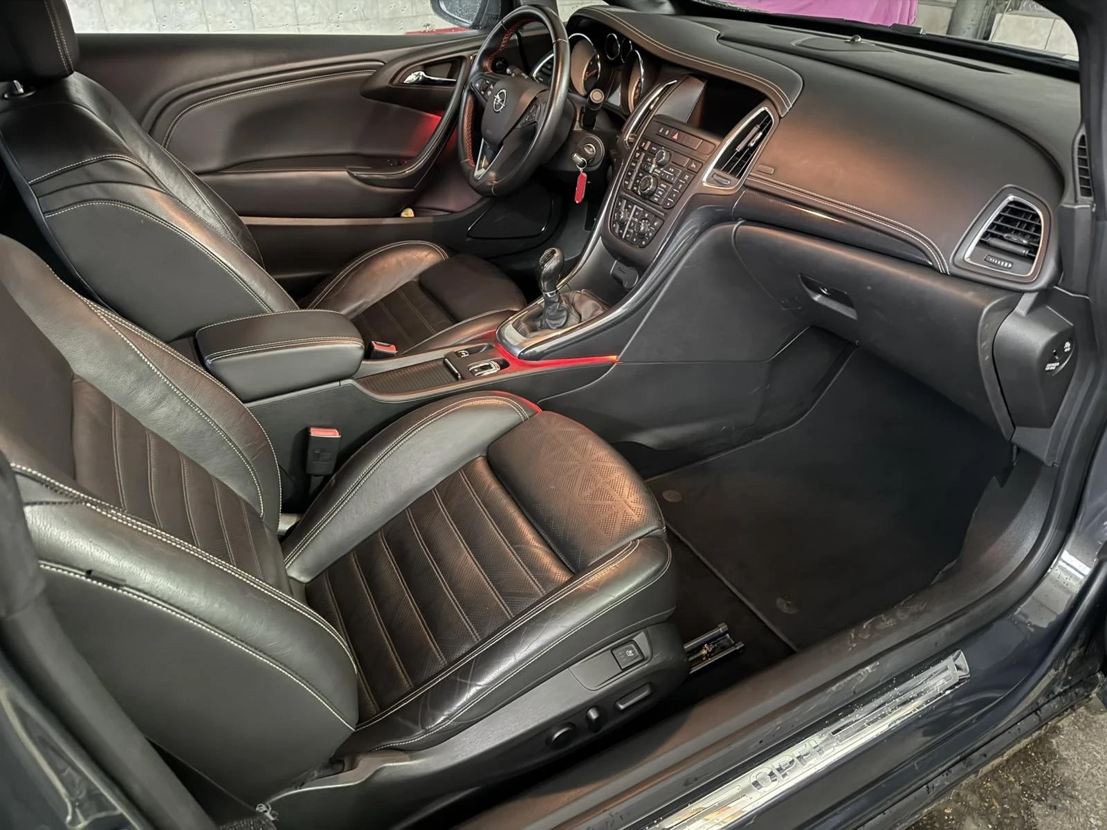 Opel Cascada  - изображение 8