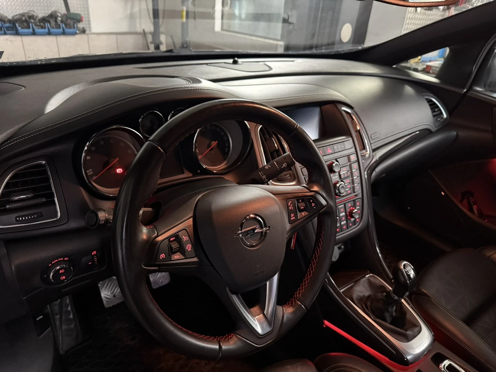 Opel Cascada  - изображение 6