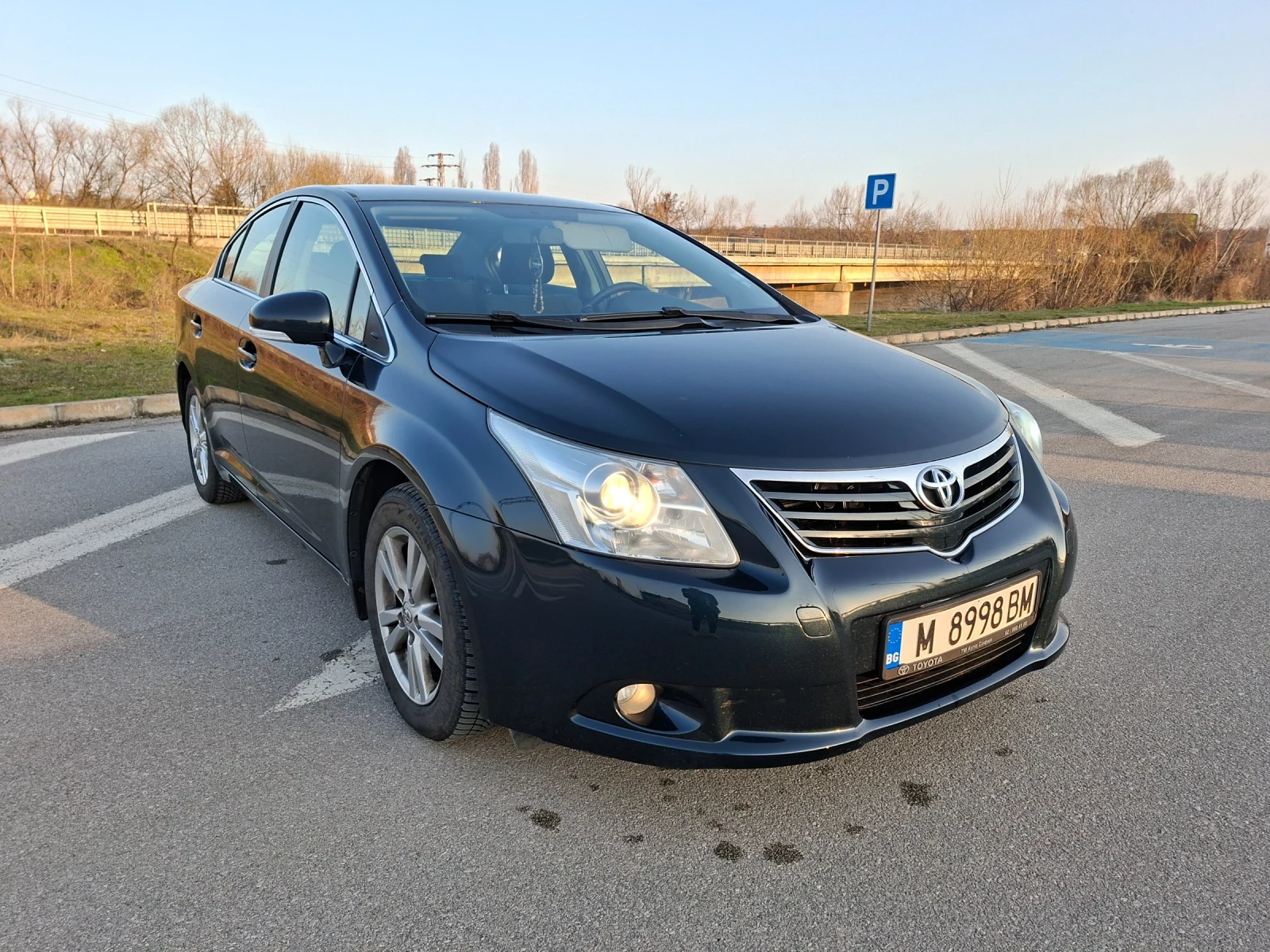 Toyota Avensis 2.0 D-4D, снимка 2 - Автомобили и джипове - 53840610