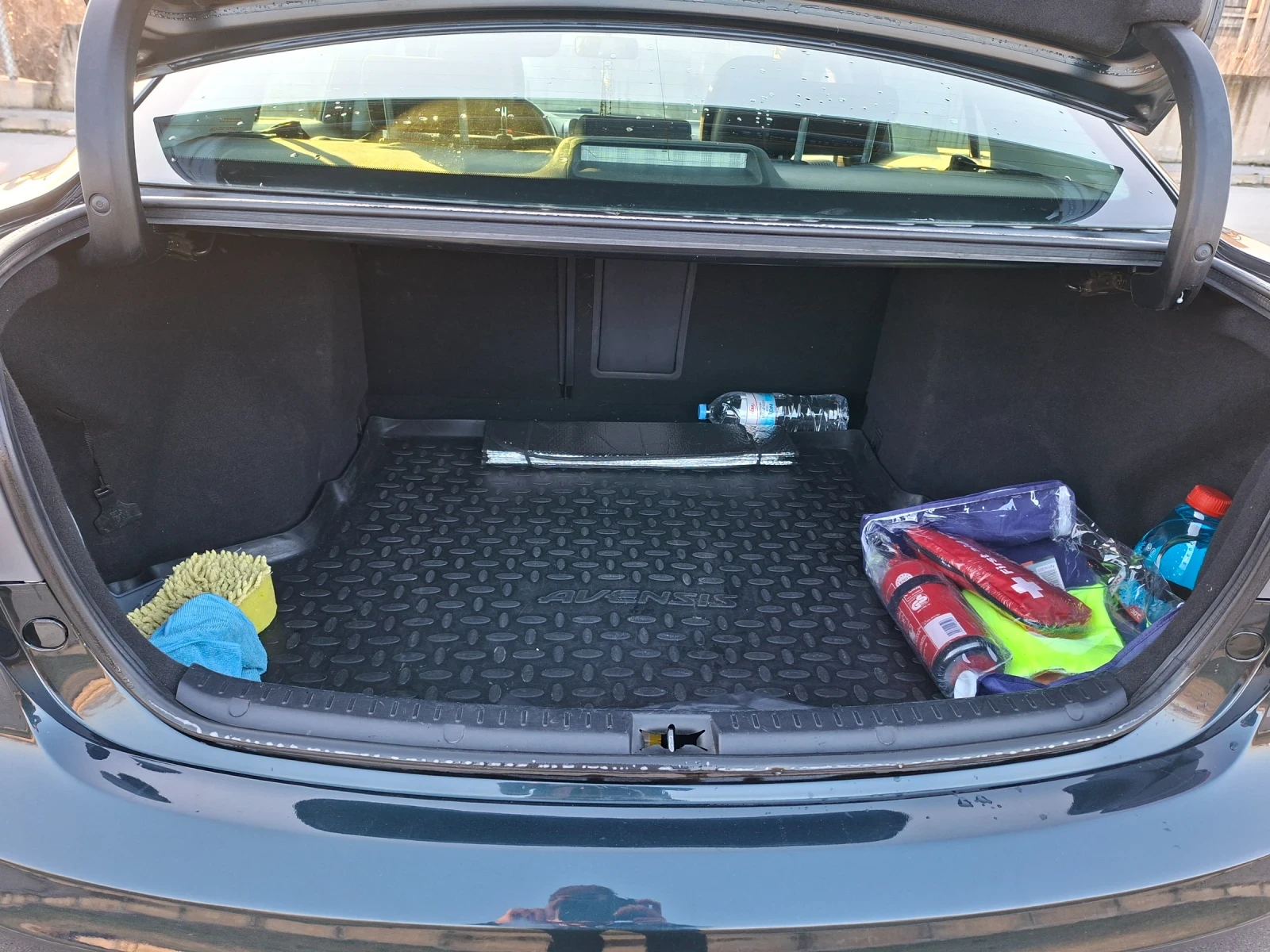 Toyota Avensis 2.0 D-4D, снимка 11 - Автомобили и джипове - 53840610