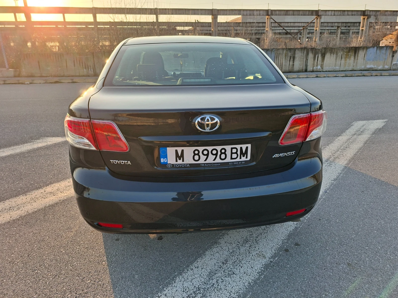 Toyota Avensis 2.0 D-4D, снимка 4 - Автомобили и джипове - 53840610