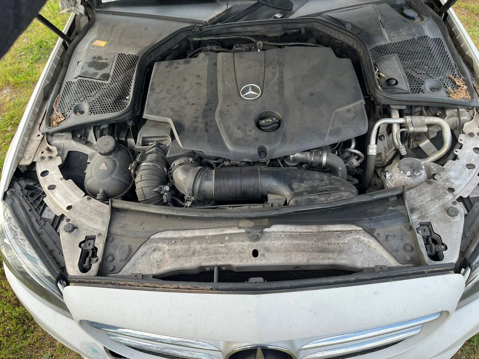 Mercedes-Benz C 220, снимка 11 - Автомобили и джипове - 54355325