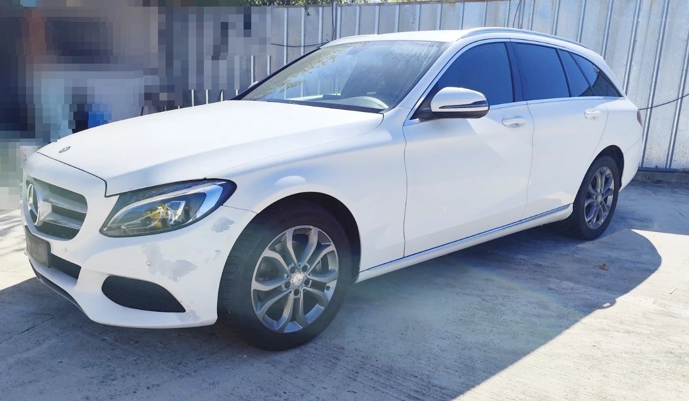 Mercedes-Benz C 220, снимка 3 - Автомобили и джипове - 54355325