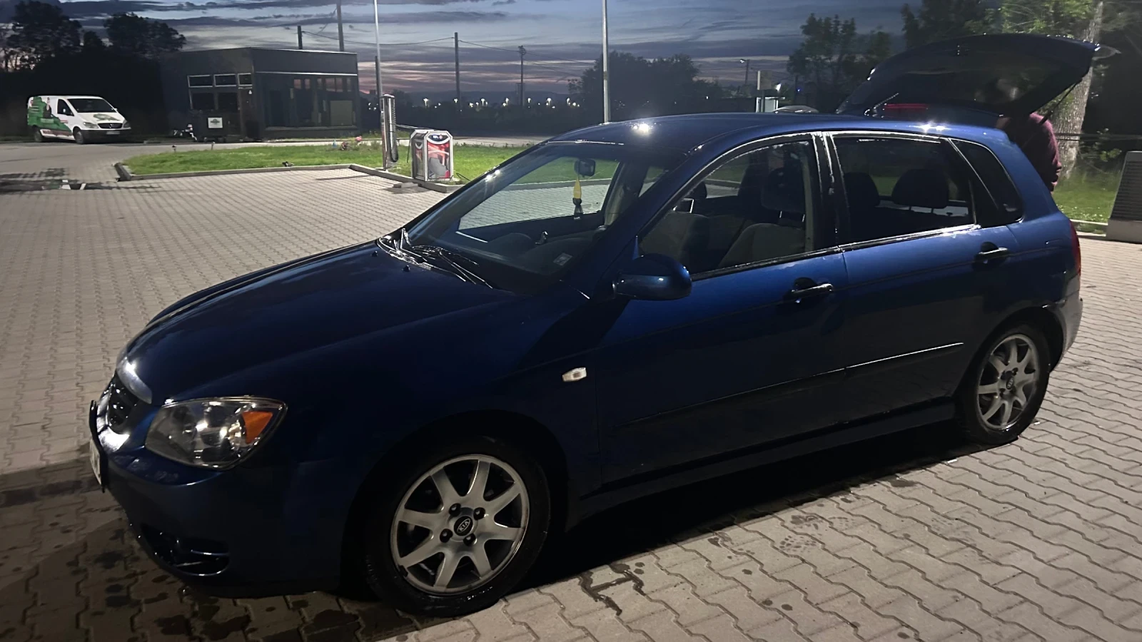 Kia Cerato, снимка 4 - Автомобили и джипове - 54689267