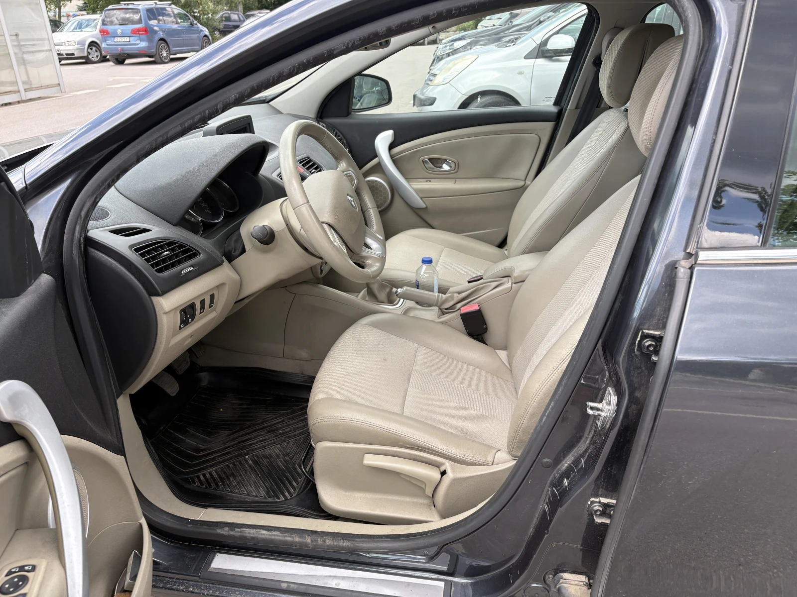 Renault Fluence, снимка 9 - Автомобили и джипове - 54742937