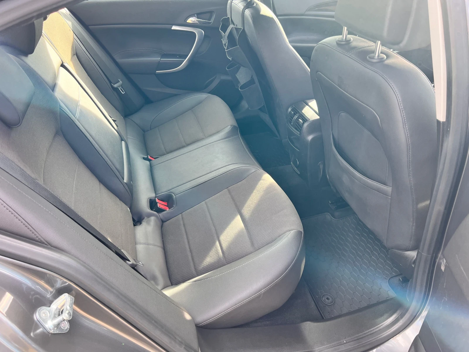 Opel Insignia, снимка 5 - Автомобили и джипове - 54812018