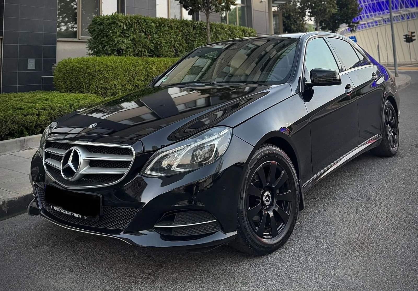 Mercedes-Benz E 200 2.2 CDI Full LED FACELIFT, снимка 2 - Автомобили и джипове - 55204260